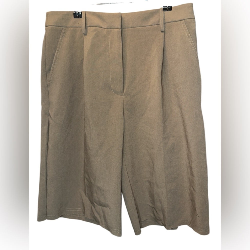 Topshop Women's Beige Bermudas